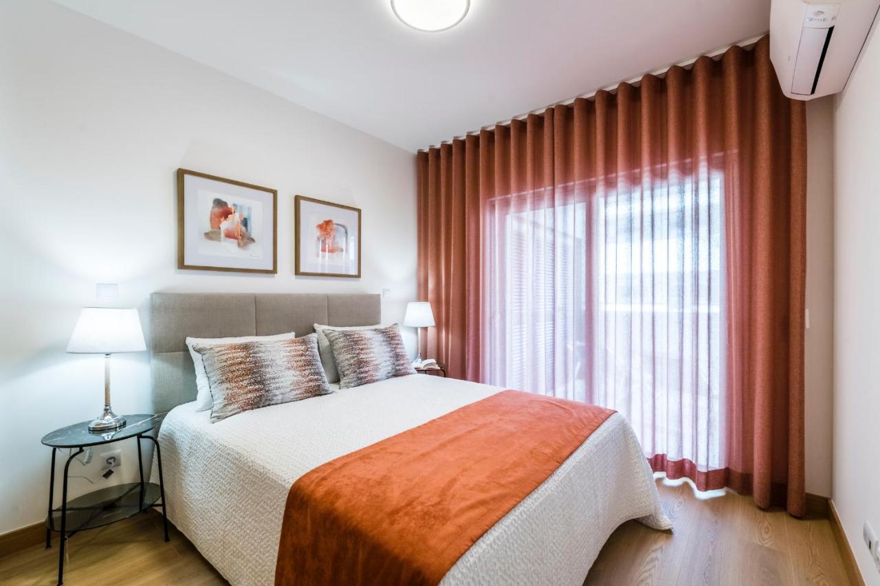 Coolhouses Lagos, 2 Bed Stylish City Flat, Rooftop Shared Pool, Clayheart Exterior photo